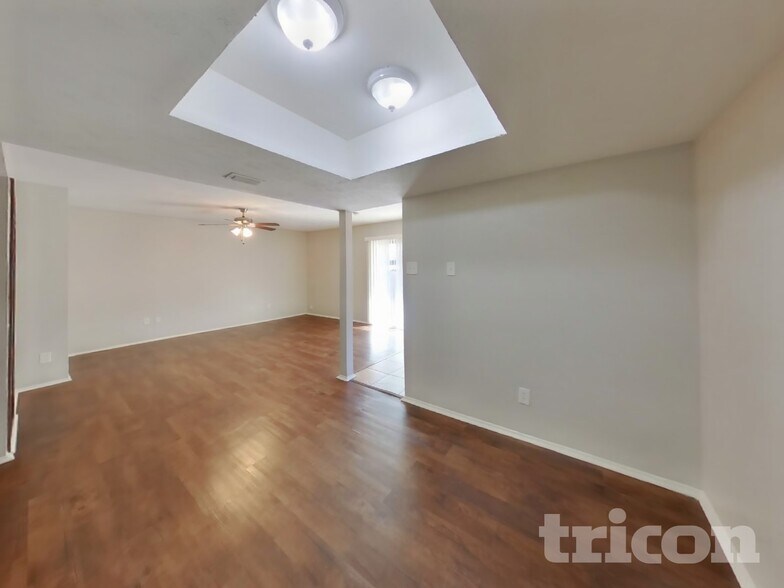 Building Photo - 7125 Hardwood Trail