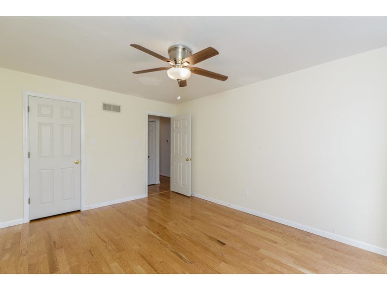 Building Photo - 5600 Waterman Blvd