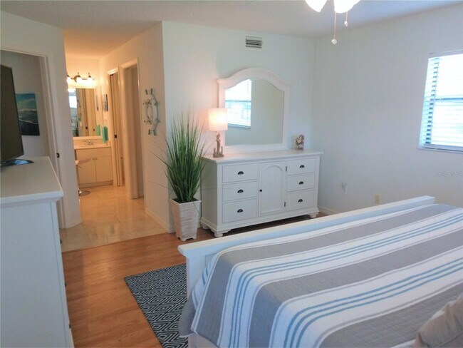 Building Photo - 307 Pine Hollow Cir