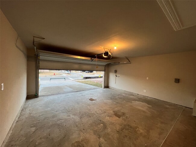 Building Photo - 332 Pecos Dr