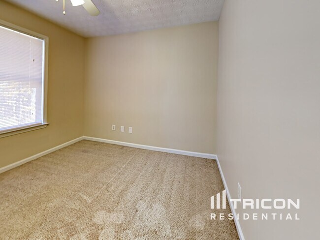 Building Photo - 78 Paradise Ln