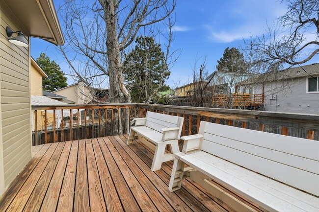 Building Photo - $2,695.95 - 4 Bed, 2 Bath Home in Aurora with Central AC, and In Unit Laundry!