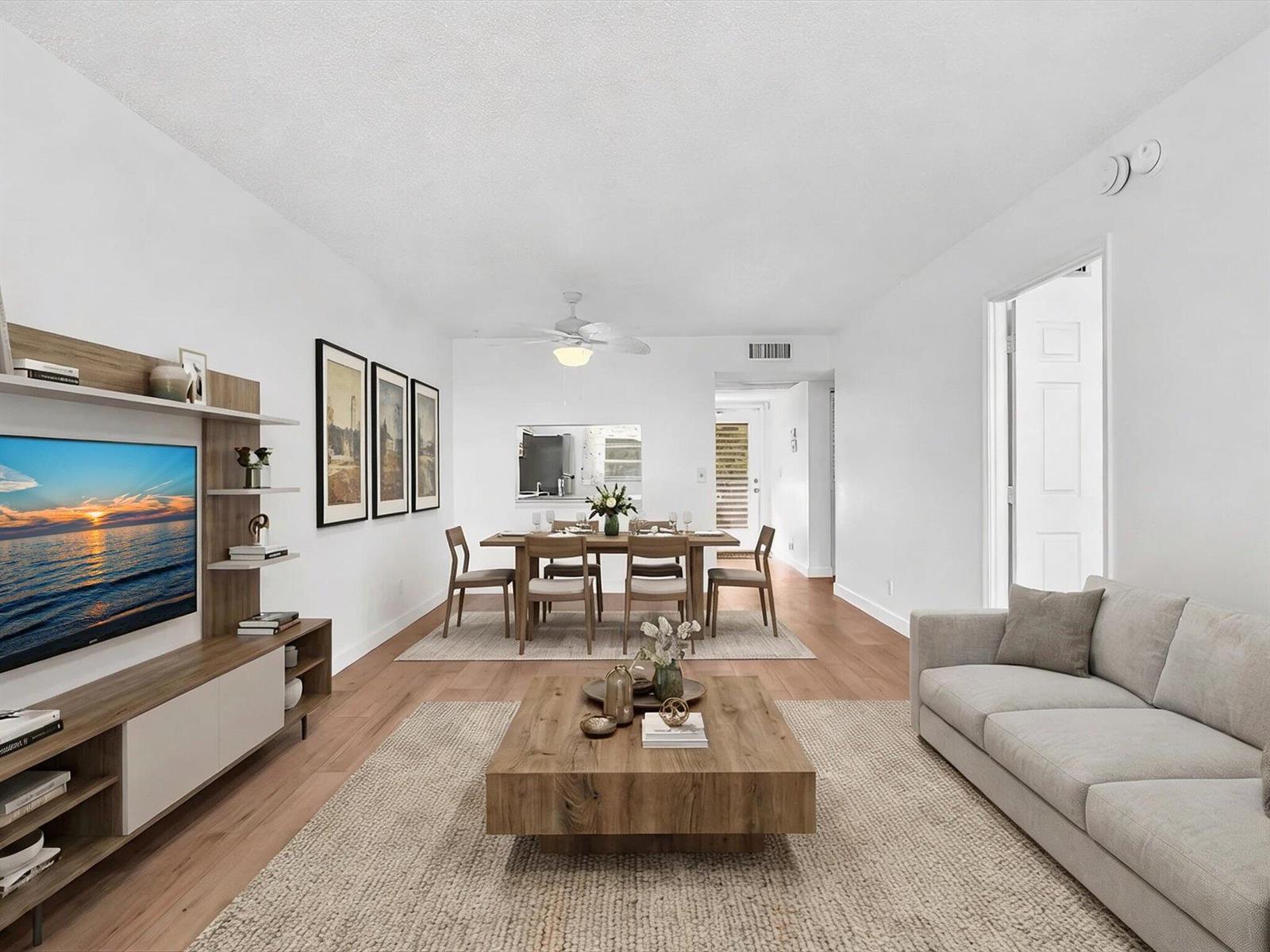 Building Photo - 9470 Poinciana Pl