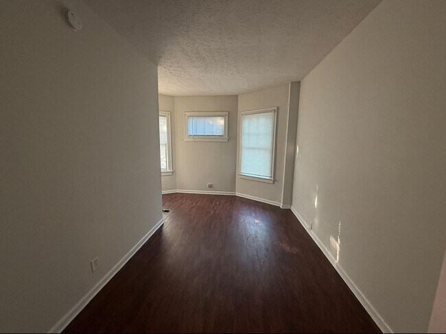 Building Photo - 536 Euclid Ave