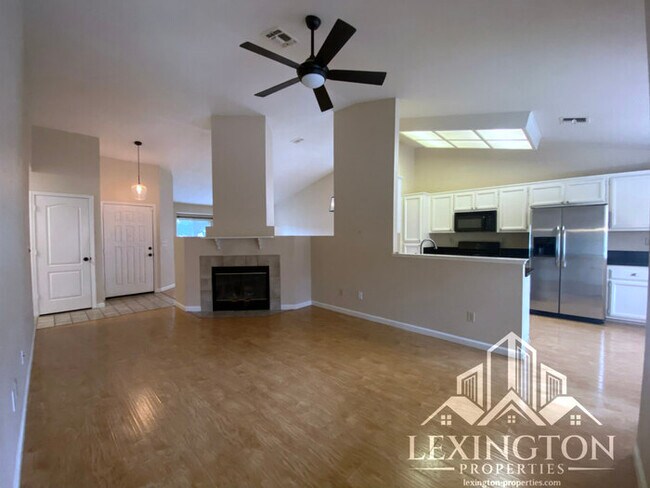 Building Photo - Lovely Updated, 3BD/2BA Home Available in Rocklin, off Stanford Ranch Rd. near Breen Park!