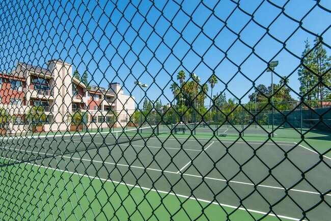 Building Photo - 1/Bedroom Condominium in Woodland Hills!