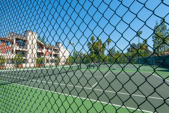 Building Photo - Great Woodland Hills Location!