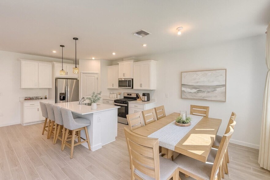 Building Photo - 14406 SW Skye Dr