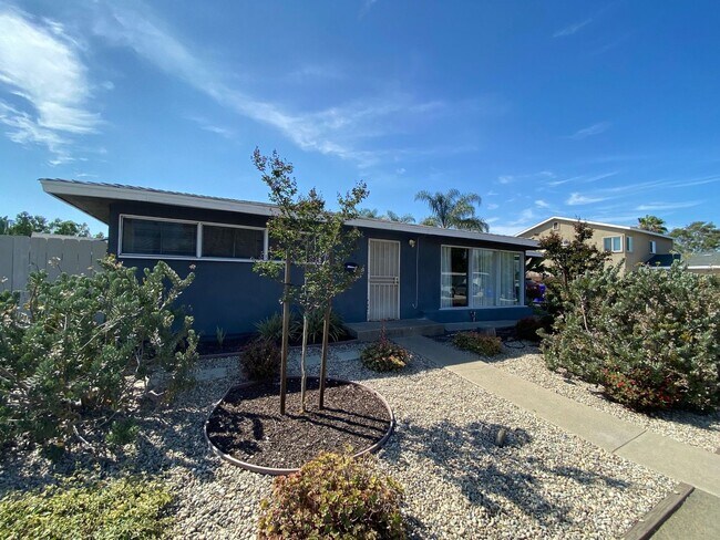 Building Photo - 8BD/3BA, Large Yard w/ Turf! (Lease out, pending signatures. Check back in a few days!)