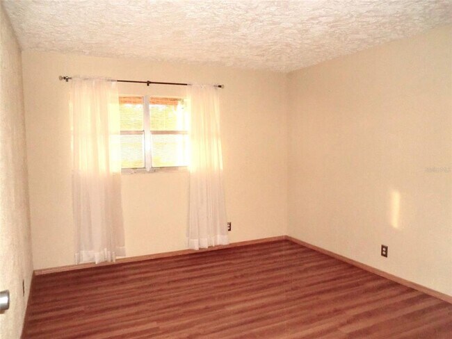 Building Photo - 202 Bedford Trail