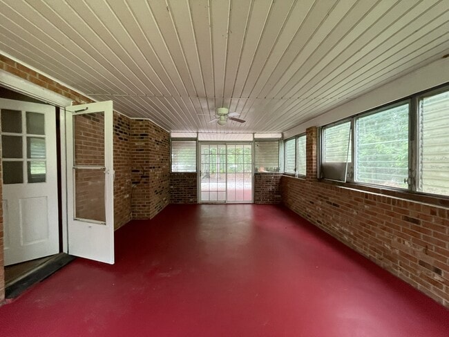 Building Photo - 156 Hilldale Ln