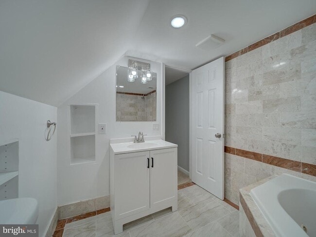 Building Photo - 11301 Gatesborough Ln
