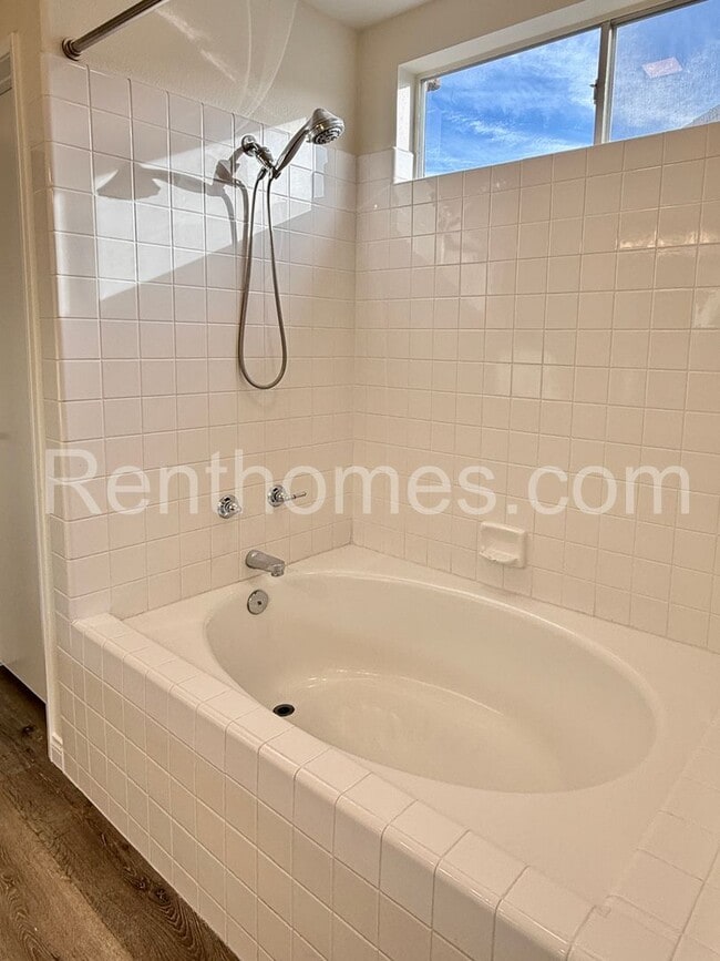 Building Photo - 11679 Westview Pkwy