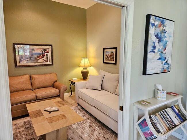 Building Photo - Seasonal Short-Term 2 Bedroom 2 Bathroom with a Bonus Room in the gated community of Venetia!