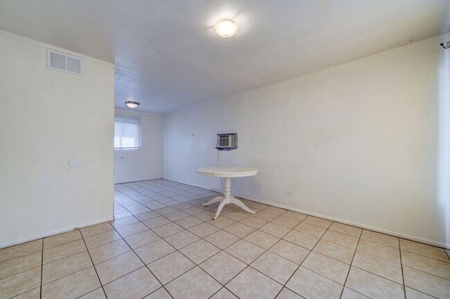 Building Photo - 251 W Northern Ave