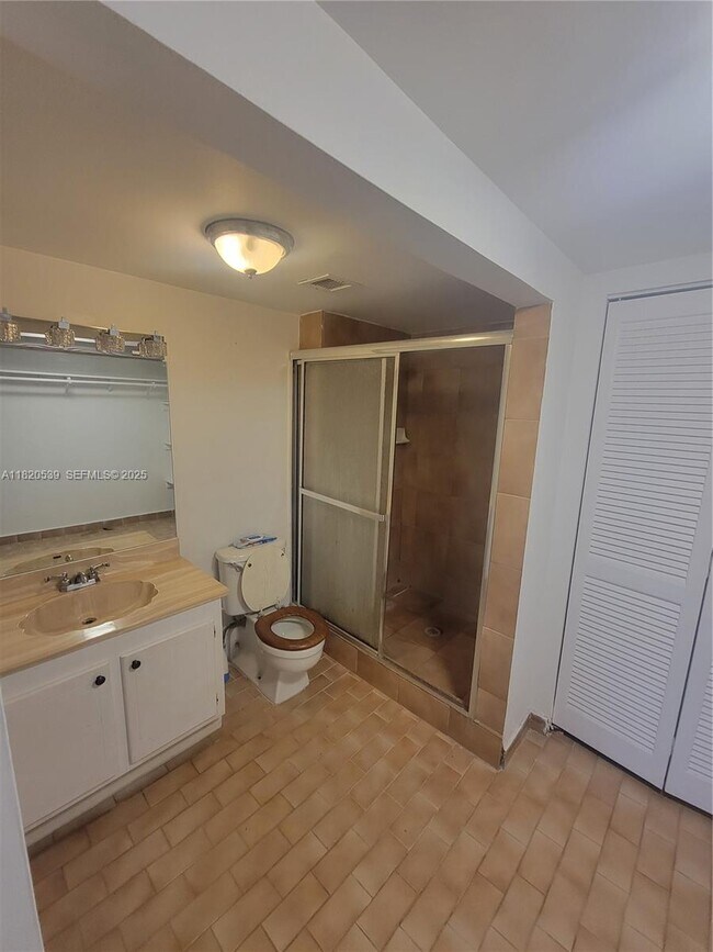 Building Photo - 13499 Biscayne Blvd