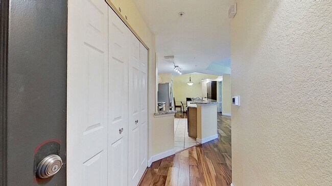 Building Photo - Stunning 2Bedroom Condo at VIlla San Marco!