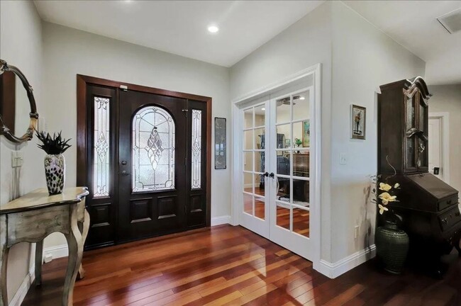 Building Photo - Lake View, 5 bedroom, 3 bath home in gated...