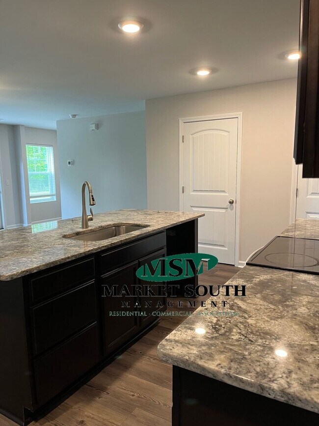Building Photo - Rice Creek!  Port Wentworth **Rent Special...