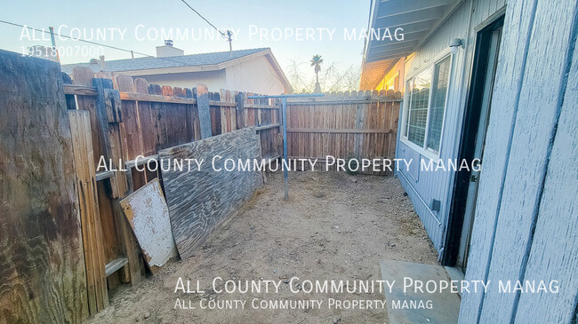 Building Photo - Move in Ready Studio in Twentynine Palms!