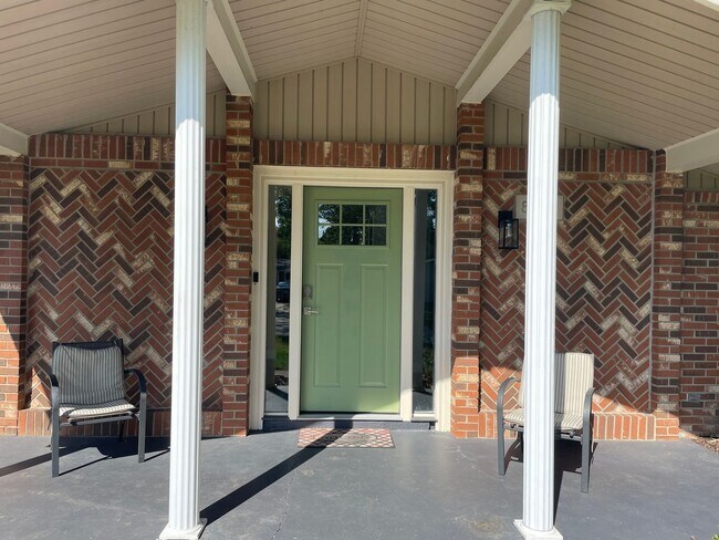 Building Photo - Shelby Township Custom Ranch, 3 or 4 Bedro...