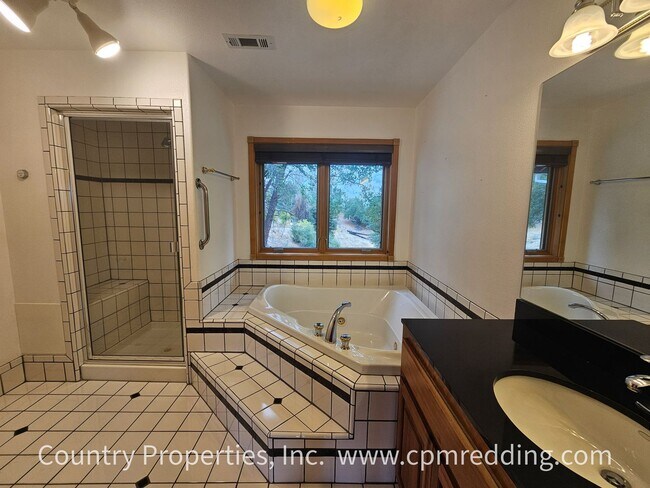 Building Photo - Back On Market! Amazing Short-Term Housing Opportunity in a Custom 4-Bedroom House!