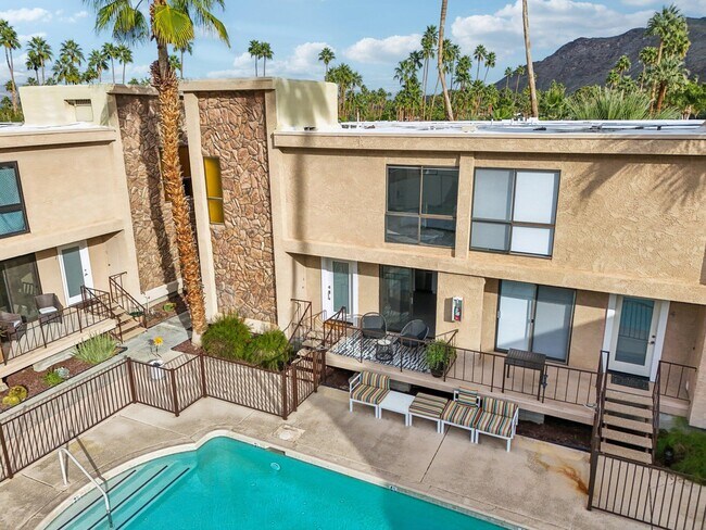 Building Photo - 2727 S Sierra Madre