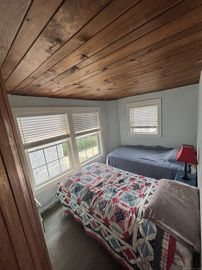 Building Photo - 112 Limewood Ave