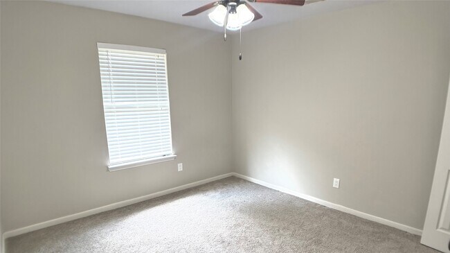 Building Photo - 17743 Seven Pines Dr