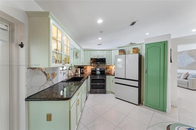 Building Photo - 14610 SW 145th Pl