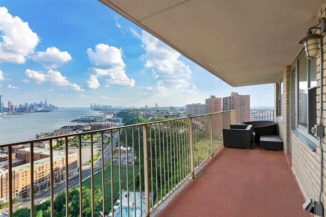 Building Photo - 6040 BLVD E