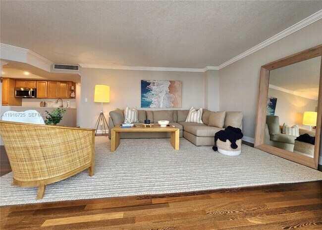 Building Photo - 2030 S Ocean Dr