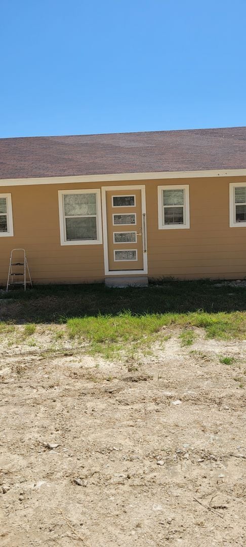 Building Photo - 2 bedroom 2 bath