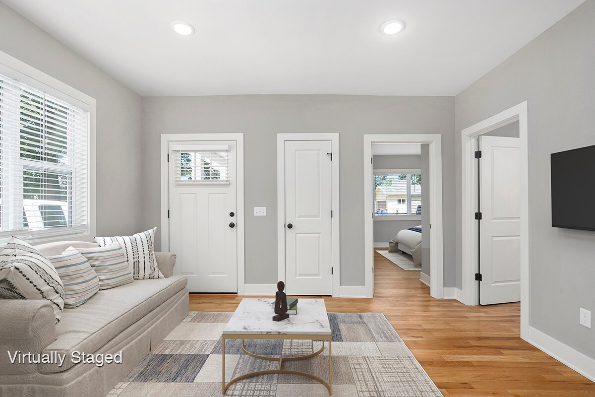 Building Photo - 654 11th St NW