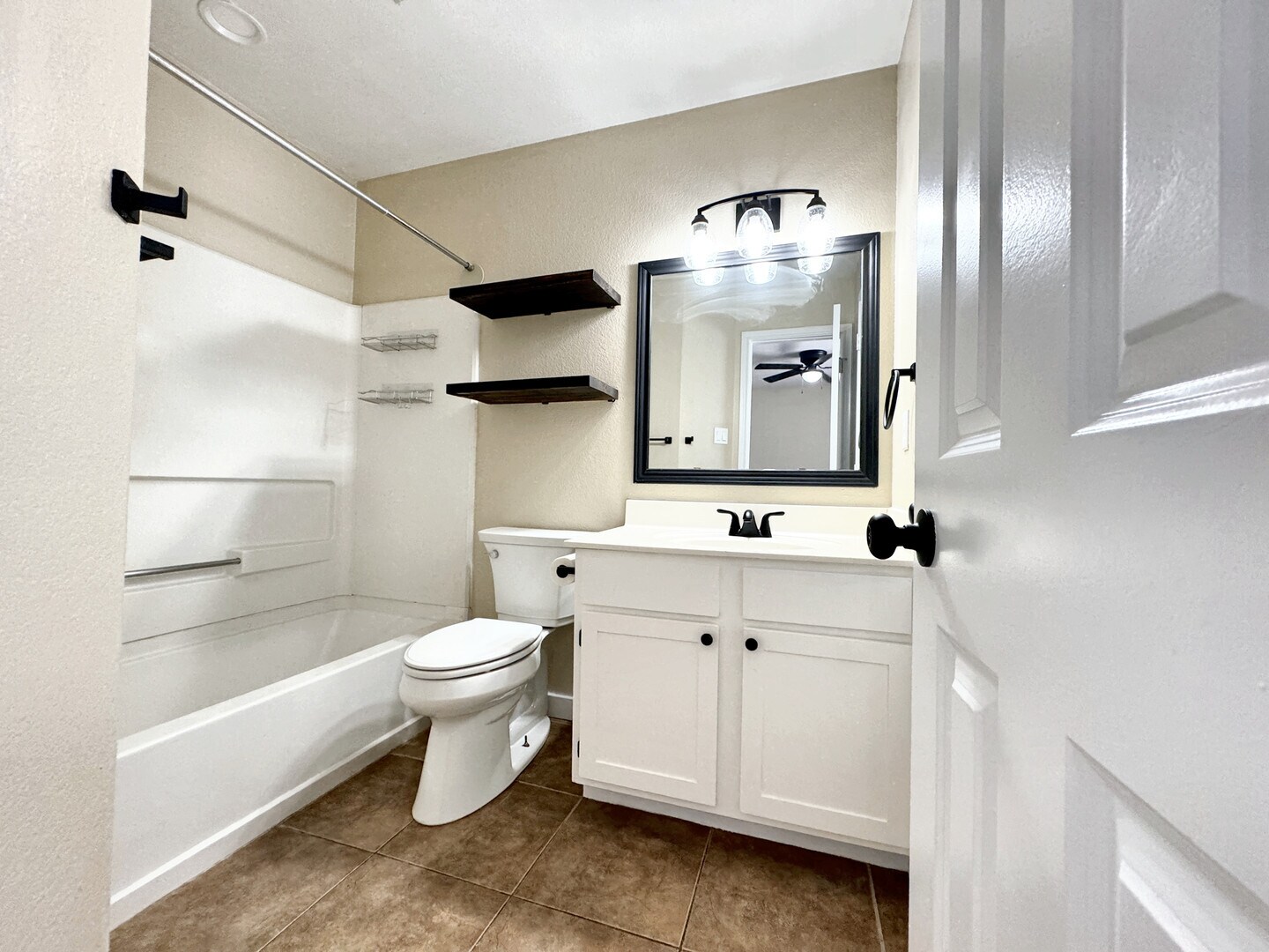 Building Photo - 831 Sagewood Trail
