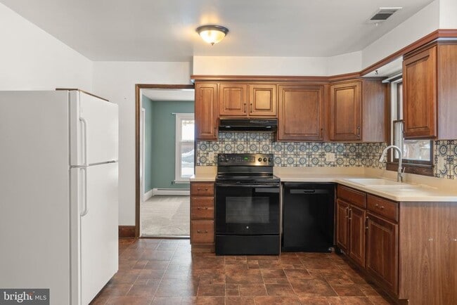 Building Photo - 137 Blackfoot Trail