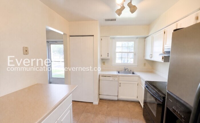 Building Photo - 4607 Charlton Ct