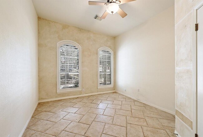 Building Photo - 11208 South Bay Ln