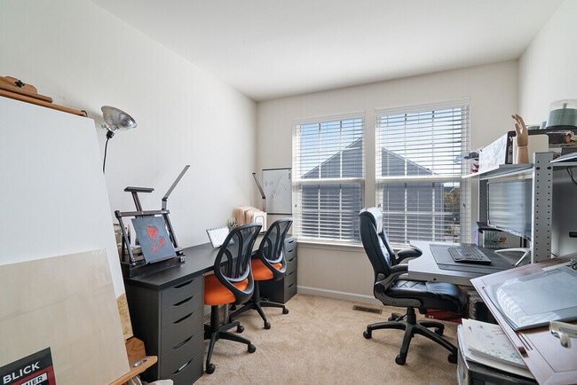 Building Photo - 8292 Heritage Crossing Ct