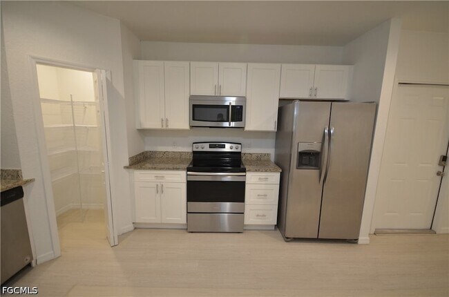 Building Photo - 3303 Armstrong Ct