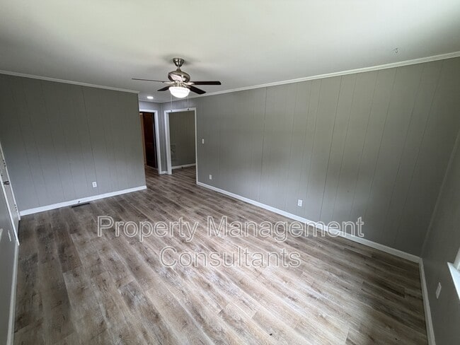 Building Photo - 425 Bainbridge Loop