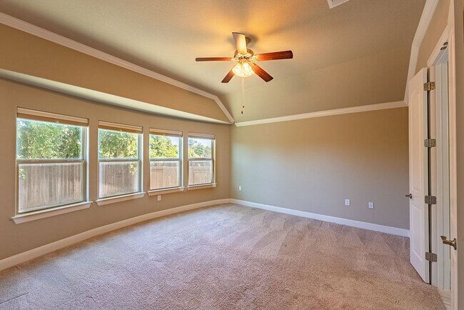 Building Photo - Charming Cedar Park Retreat: 3-Bedroom Home with Versatile Features and Community Amenities