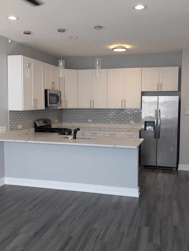 Building Photo - 3925 S Indiana Ave