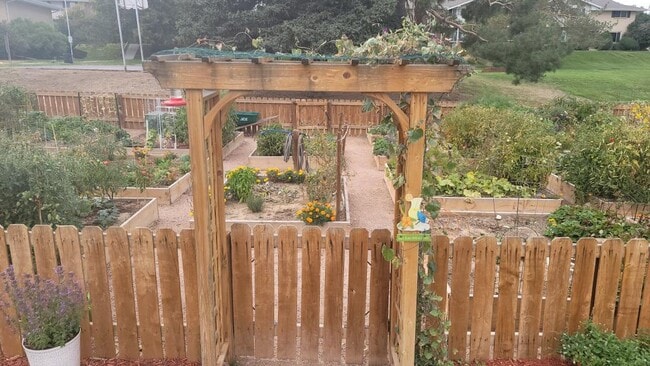 Building Photo - 9209 E Nassau Ave