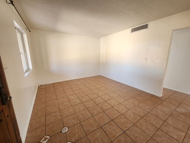 Building Photo - COMING SOON!! LARGE 3 bedroom home