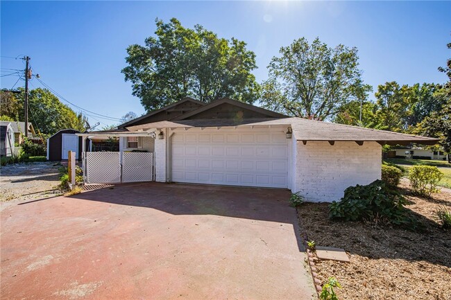 Building Photo - 1101 Cheyenne Trail