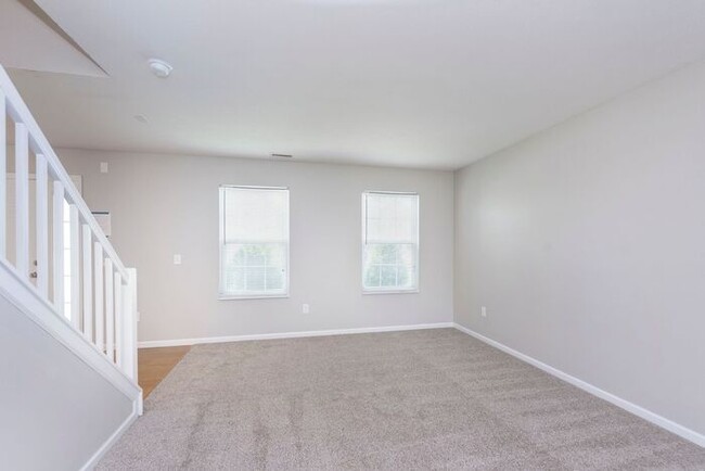 Building Photo - 4 Bedroom with a 3 Car Garage in Zionsvill...