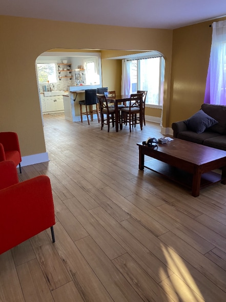 Building Photo - 1015 Laughlin St