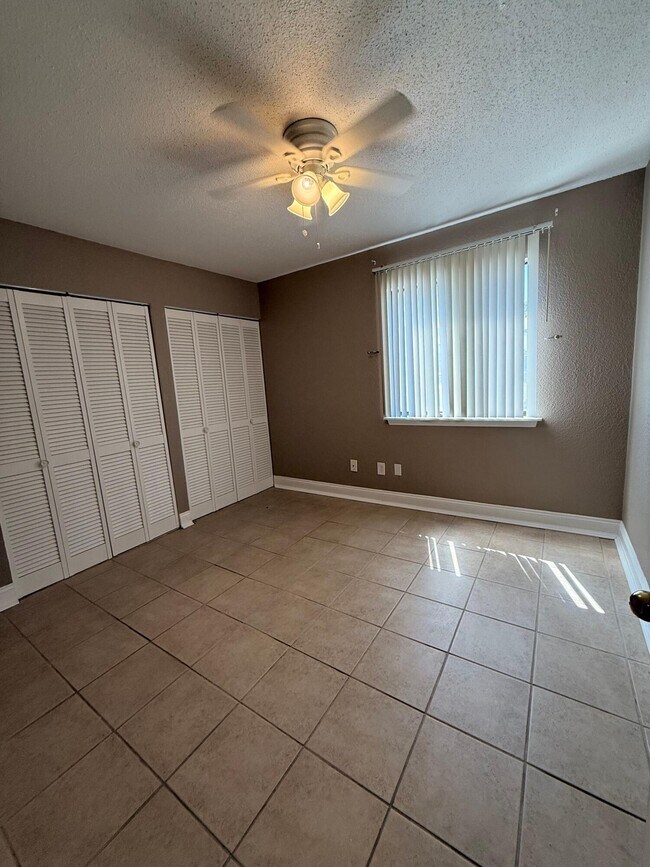 Building Photo - 308 Miracle Strip Pkwy SW