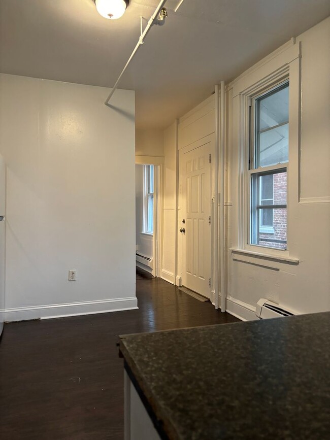 Building Photo - 131 E New St